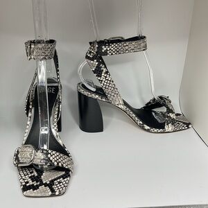 Anthropologie Paige Snake Embossed Goat Leather Women’s Size 6. Cream, Gray, Blk